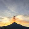 Gunung Lewotobi Masih Bergemuruh hingga Selasa Pagi