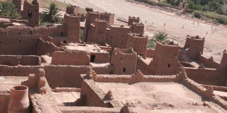 Kasbah Ait Ben Haddou menjadi salah satu kasbah yang masuk dalam bangunan peninggalan dunia yang dilindungi oleh UNESCO. 