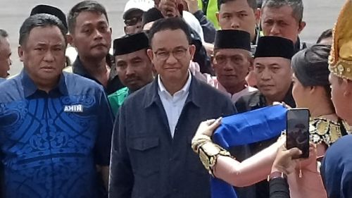 Kampanye di Gorontalo, Anies Sempatkan Ziarah ke Makam Pahlawan Nasional Nani Wartabone