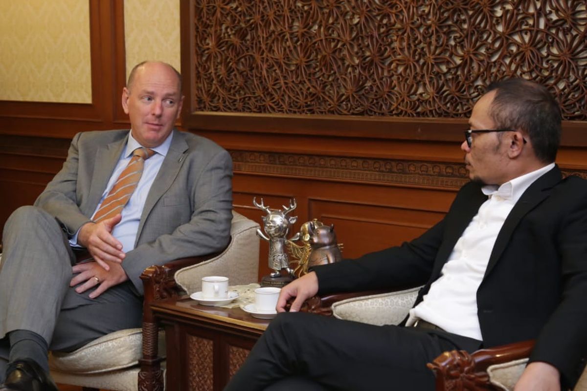 Menteri Ketenagakerjaan, M. Hanif Dhakiri saat menerima&nbsp;courtesy call&nbsp;Duta Besar Selandia Baru untuk Indonesia, Jonathan Austin di Kantor Kemnaker, Jakarta, Selasa (24/9/2019).