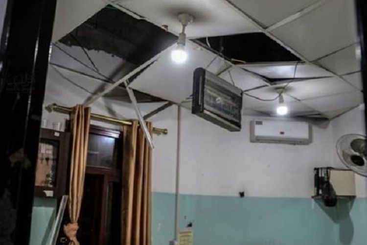 Potongan gambar video memperlihatkan kerusakan di Rumah Sakit Indonesia di Jalur Gaza setelah jet tempur Israel menggempur kawasan tersebut buntut roket yang ditembakkan dari sana.
