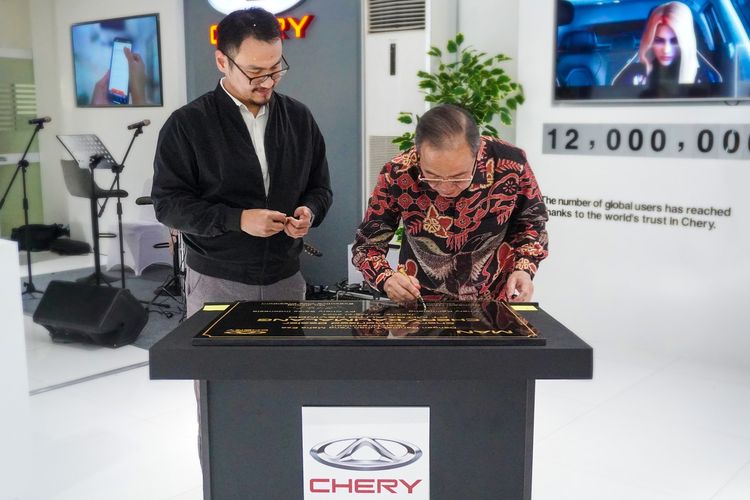 Grand Opening Diler Chery di Kalimalang, Jakarta Timur