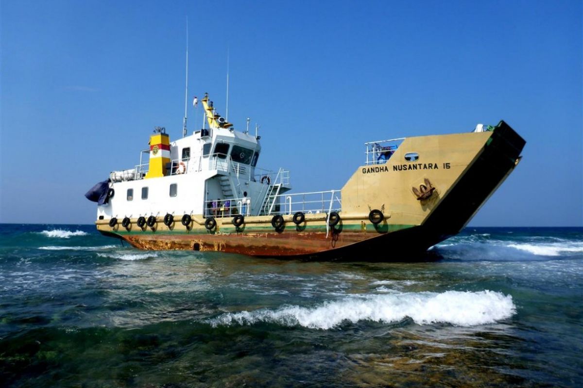 Kapal Gandha Nusantara 15 kandas di perairan Pulau Pari, Kepulauan Seribu pada Sabtu (5/5/2018) lalu