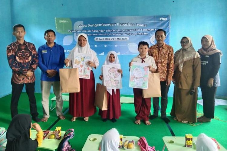 Peringati Agenda 2030, PNM Berikan Pelatihan Literasi Keuangan Digital kepada Nasabah Mekaar