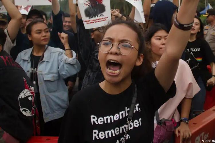 Berawal dari Utas, Perempuan Bikin Barisan Saling Jaga di Tengah Demo