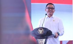 Menpan-RB Anas Apresiasi ASN yang Tetap Berikan Pelayanan Saat Lebaran