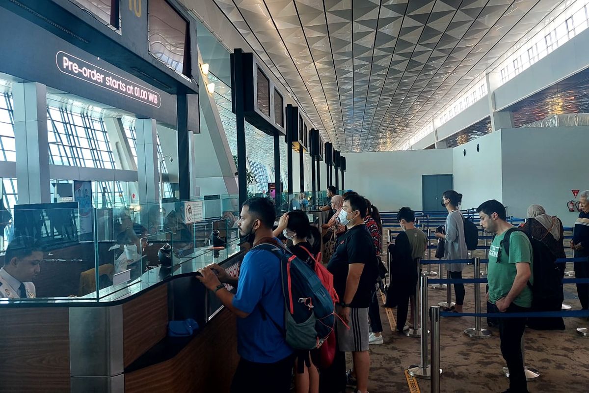 Imigrasi Bandara Soekarno-Hatta mencatat sebanyak 312.414 orang melintas masuk dan keluar wilayah Indonesia pada periode libur Imlek 2023, terhitung 14-23 Januari 2023.