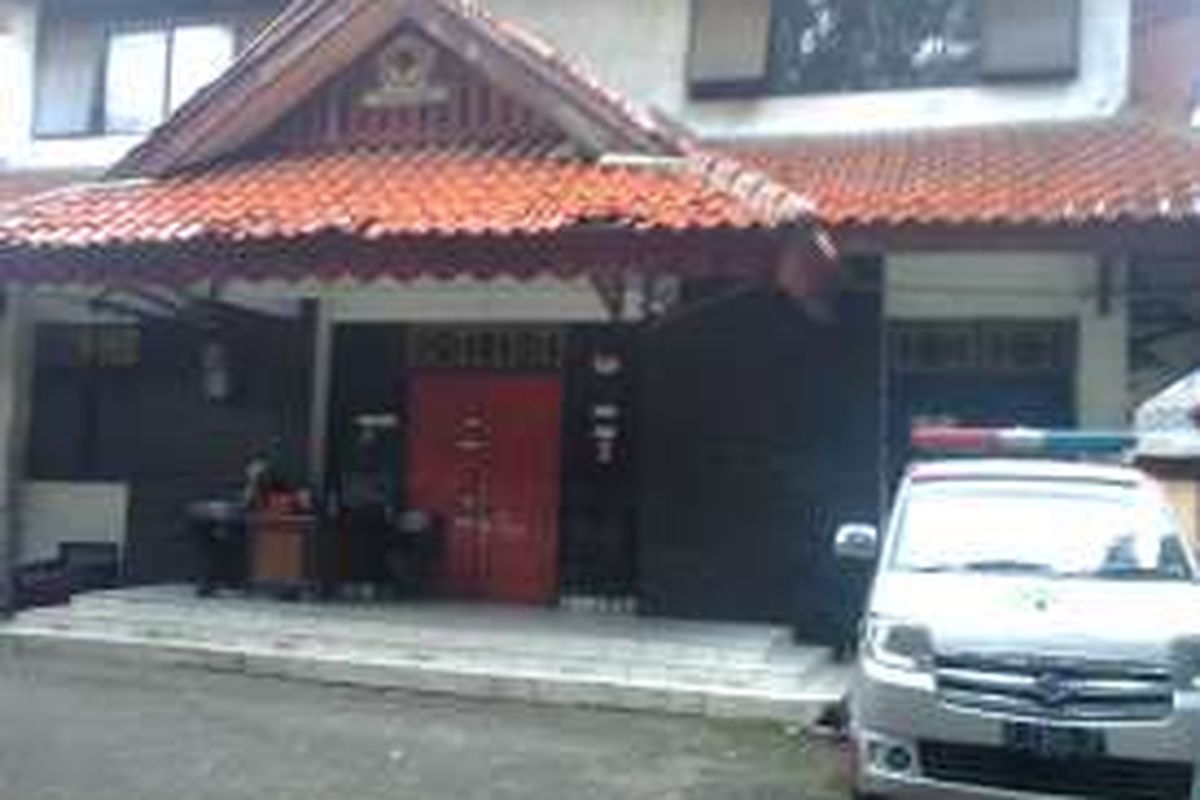 Kantor DPD Tingkat II Golkar yang terletak di Jl Tanah Tinggi, Johor Baru, Jakarta Selatan yang disebut menduduki lahan Pemda DKI terlihat sepi.