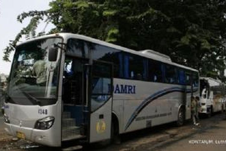 Ilustrasi bus Damri