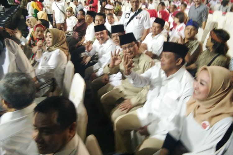 Ketua Umum Partai Gerindra, Prabowo Subianto hadir dalam debat publik ketiga Pilkada Jabar 2018 yang digelar di Grand Ballroom Sudirman, Jalan Sudirman, Kota Bandung, Jumat (22/6/2018).