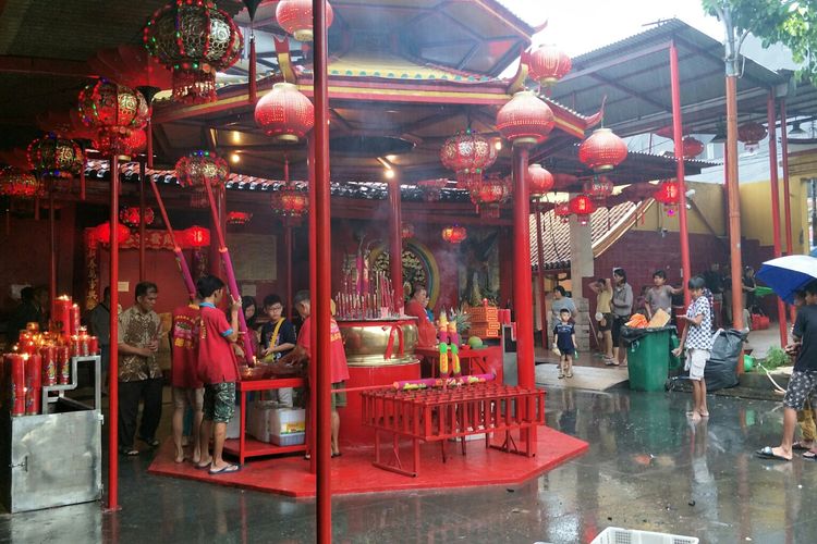 Tempat ibadah Wihara Dharma Bakti,  Kawasan Petak Sembilan,  Jakarta Barat,  Jumat (24/1/2020).
