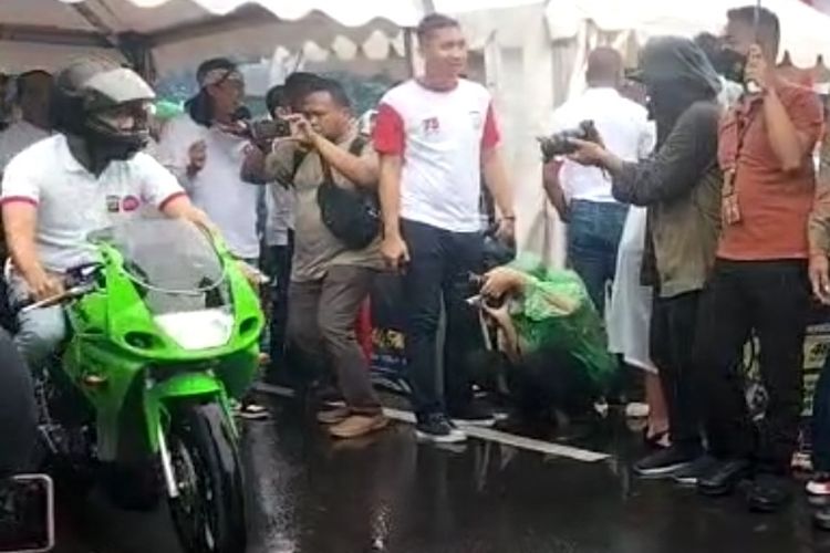 Kapolda Metro Jaya Irjen Pol Fadil Imran dan Penjabat Gubernur DKI Jakarta, Heru Budi Hartono turut meramaikan Street Race seri kelima di Jalan Benyamin Sueb, Kemayoran, Jakarta Pusat, Sabtu (28/1/2023). 