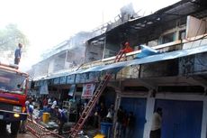 Api Hanguskan Deretan Ruko di Pasar Bersehati Manado