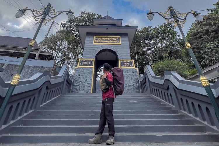 Pesarean Gunung Kawi, Betulkah Tempat Cari Pesugihan?