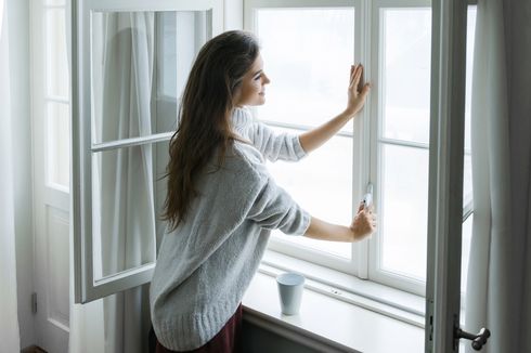 7 Manfaat Membuka Jendela Rumah Setiap Hari, Turunkan Risiko Sakit