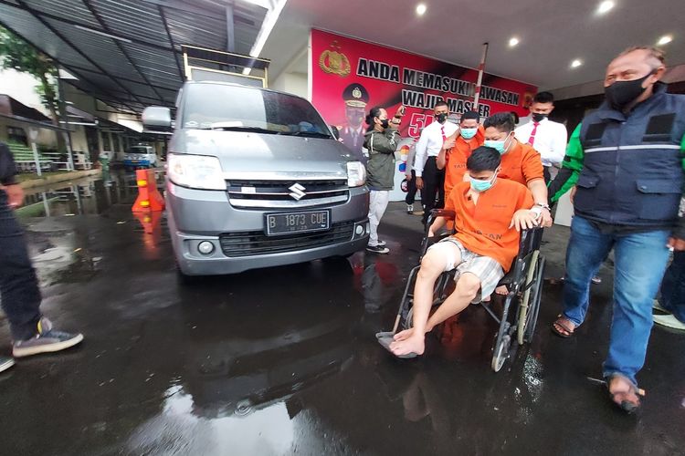 Pelaku pencurian dengan modus ganjal ATM diringkus Polres Cimahi.