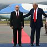Momen-momen Penting Pertemuan Trump-Putin: Saling Puji tapi Tak Sepakat