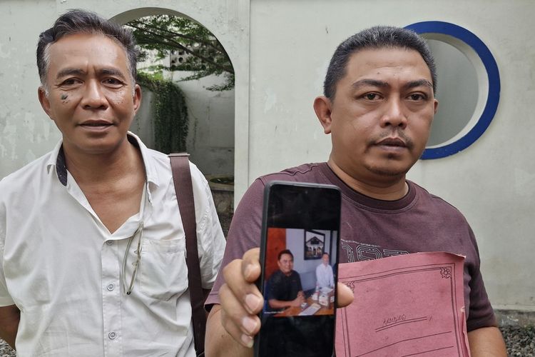 Seorang warga Pekalongan, Jawa Tengah, bernama Dwi Purwanto (42) mengalami kerugian hingga Rp2,65 miliar setelah menjadi korban pungutan liar (pungli) terkait penerimaan calon taruna Akademi Kepolisian (Akpol), Rabu (22/10/2025).