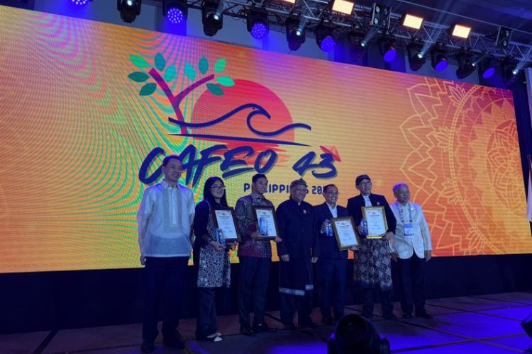 Penghargaan tahunan ASEAN Outstanding Engineering Achievement Award diberikan kepada individu dan perusahaan di kawasan Asia Tenggara yang menunjukkan kontribusi luar biasa dalam bidang engineering, inovasi, dan keberlanjutan.