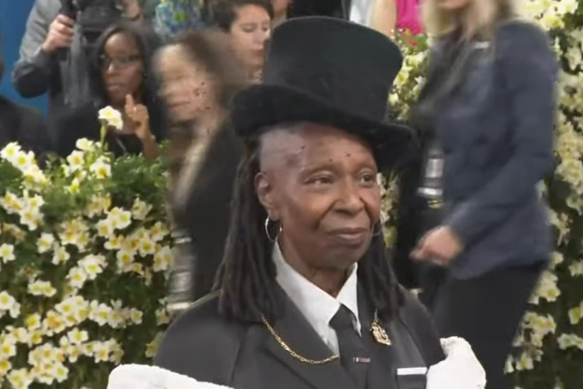 Whoopi Goldberg di Met Gala 2025