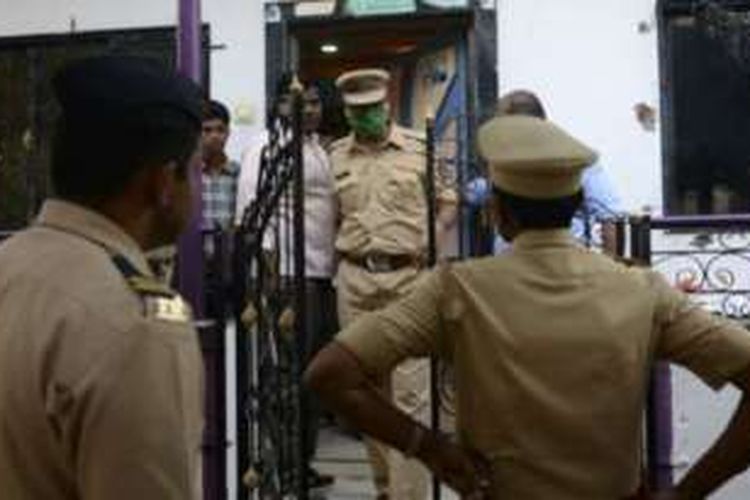 Polisi masih mendalami motif pembunuhan 14 orang dalam satu keluarga di sebuah kota di dekat Mumbai.
