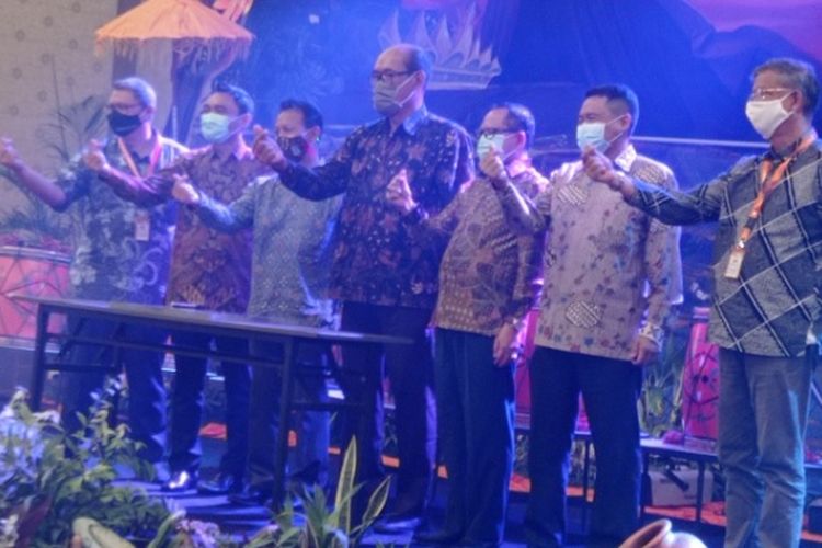 Sebanyak 16 Dunia Usaha dan Dunia Industri (DUDI) menandatangani nota kesepakatan kerjasama dengan enam lembaga kursus dan pelatihan (LKP).