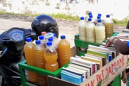 Dari Jualan Jamu Keliling Bawa Buku, Fauzi Mampu Dirikan PAUD