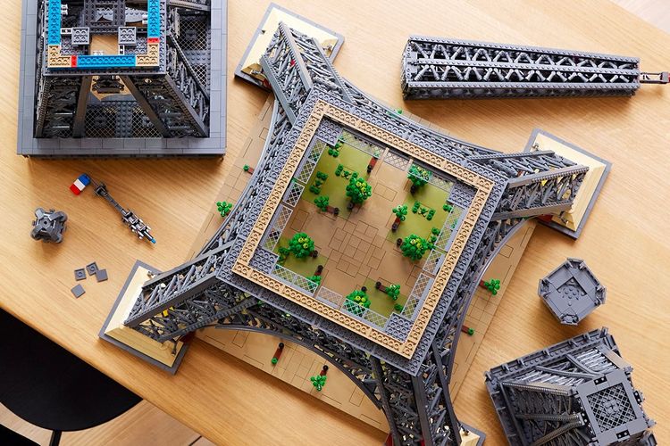 Set Menara Eiffel bikinan Lego