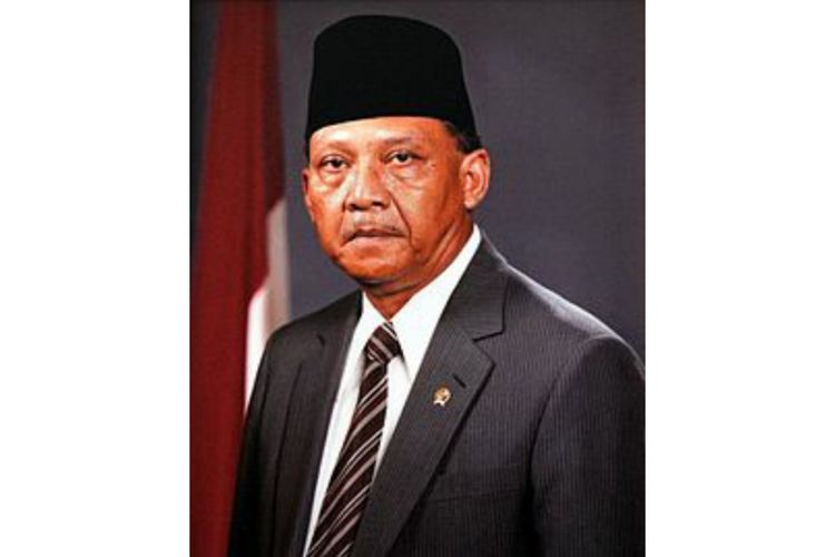 Foto Umar Wirahadikusumah, Wakil Presiden RI 1983-1988.