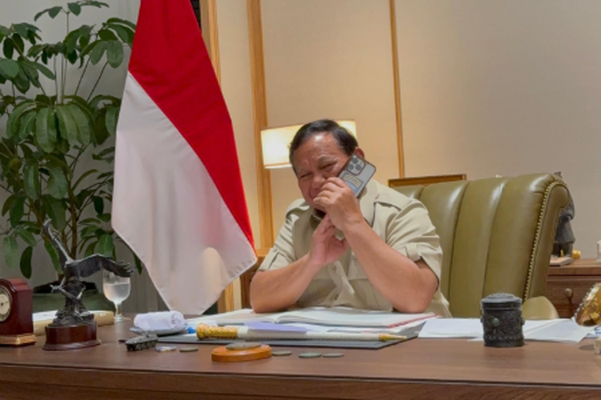 Presiden Prabowo Subianto menerima telepon dari Presiden AS Donald Trump.