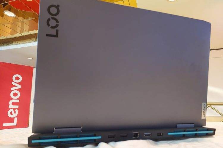 Bagian belakang Lenovo LOQ