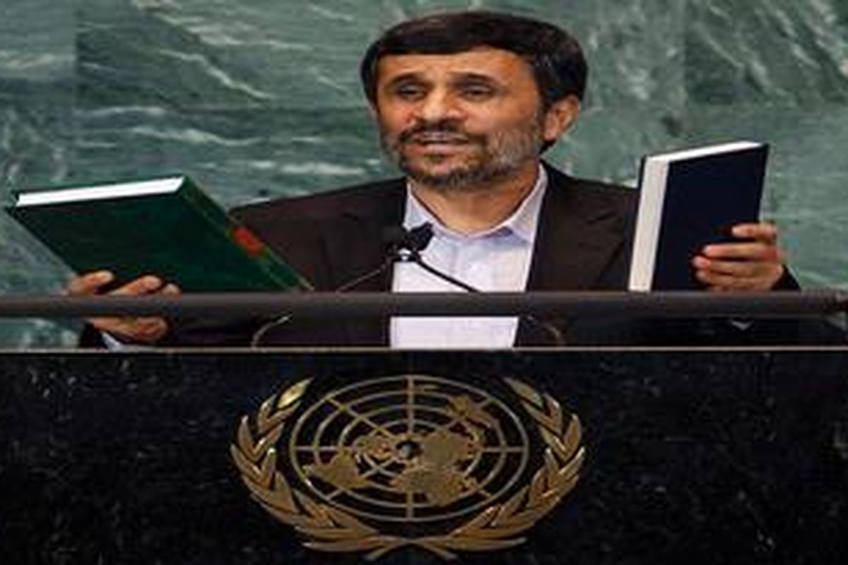 Presiden Iran Mahmoud Ahmadinejad saat menyampaikan berpidato yang berapi-api dalam Sidang Majelis Umum PBB, Kamis (23/9) 