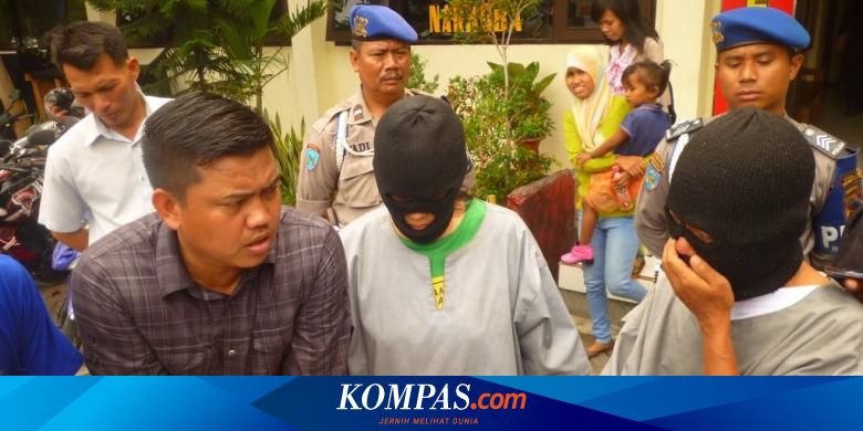 Togel Topi
, Pengecer Judi Togel Menangis Sambil Pegang Kemaluan