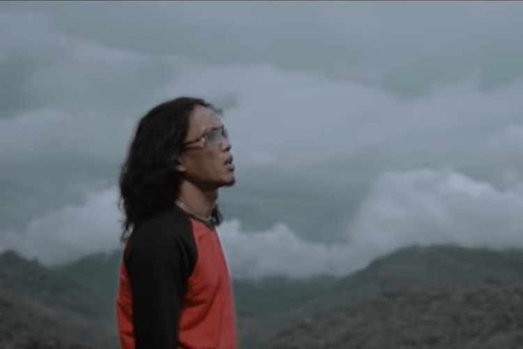 Thomas Arya dalam video klip Bunga