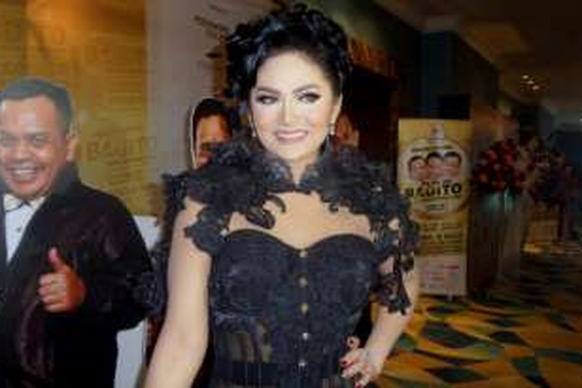 Krisdayanti diabadikan di sela acara syukuran reuni Bagito Return: Everlasting Memories Reunion, di The Hall Senayan City, Jakarta Pusat, Rabu (2/11/2016) malam.