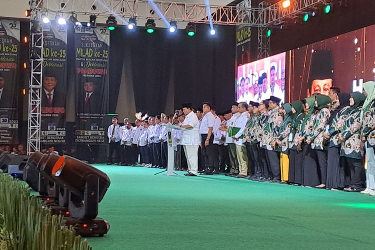 Ketua Umum Partai Gerindra Prabowo Subianto saat memberikan sambutannya di ICE BSD, Tanggerang Selatan, Minggu (30/7/2023). 