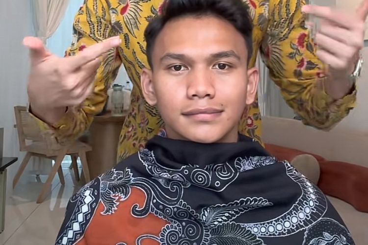 Tips Memilih Warna Batik Sesuai Warna Kulit Indonesia