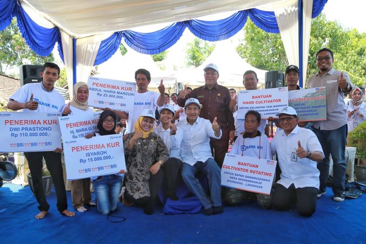 Pemberian KUR kepada warga di Lamongan, Jawa Timur, Kamis (27/9/2018)
