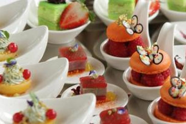 Canape, salah satu hidangan Sunday Brunch di L'Avenue Restaurant, Jakarta.