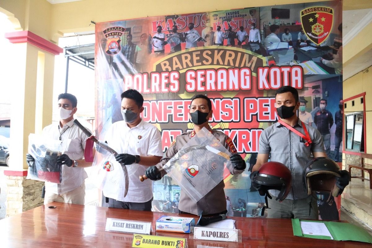 Polres Serang Kota kembali mengamankan dua orang pelaku penuskan pelajar hingga tewas saat tawuran di Jalan Bhayangkara, Kota Serang Kamis (13/1/2022) lalu