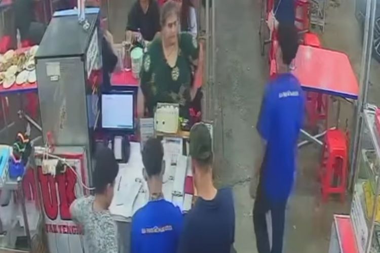 Viral Video WNA Curi Uang Rp 1,1 Juta di Kedai Seafood Jaksel