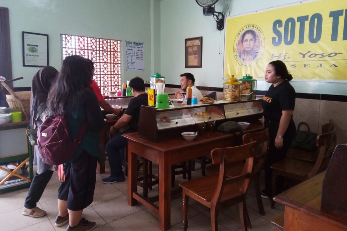 Jokowi Kunjungi Soto Triwindu Solo, Kuliner Legendaris yang Kembali Disinggahi