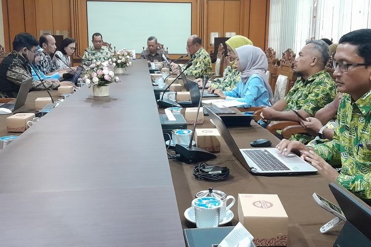Semua Siswa atau Prioritas Keluarga Miskin? Pemkab Kulon Progo Minta Sasaran MBG Dievaluasi