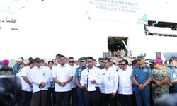 Mentan Amran dan Kasal Lepas Bantuan Tahap III Rp 1,2 Triliun untuk Korban Bencana di Sumatera