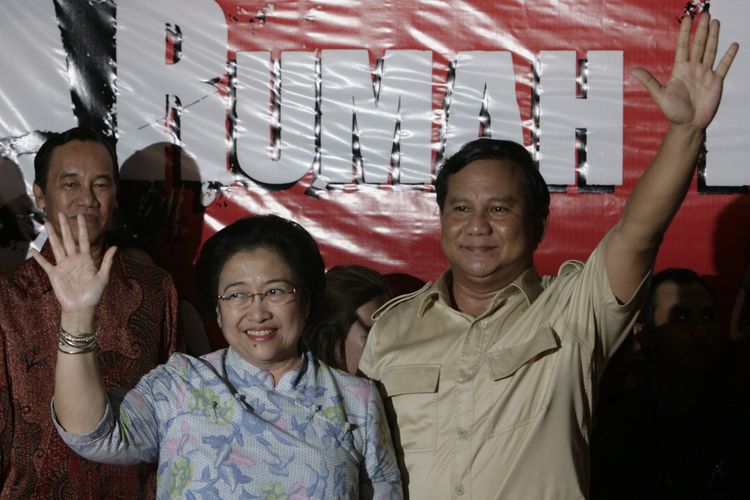 Deklarasi capres dan cawapres Megawati Soekarnoputri dan Prabowo Subianto berlangsung di kediaman Megawati Soekarnoputri di Jalan Teuku Umar, Jakarta, Jumat (15/5/2009) malam.