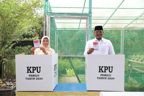 Pj Gubernur Babel Nyoblos Bareng Istri, Hanya Pilih Presiden dan Wapres