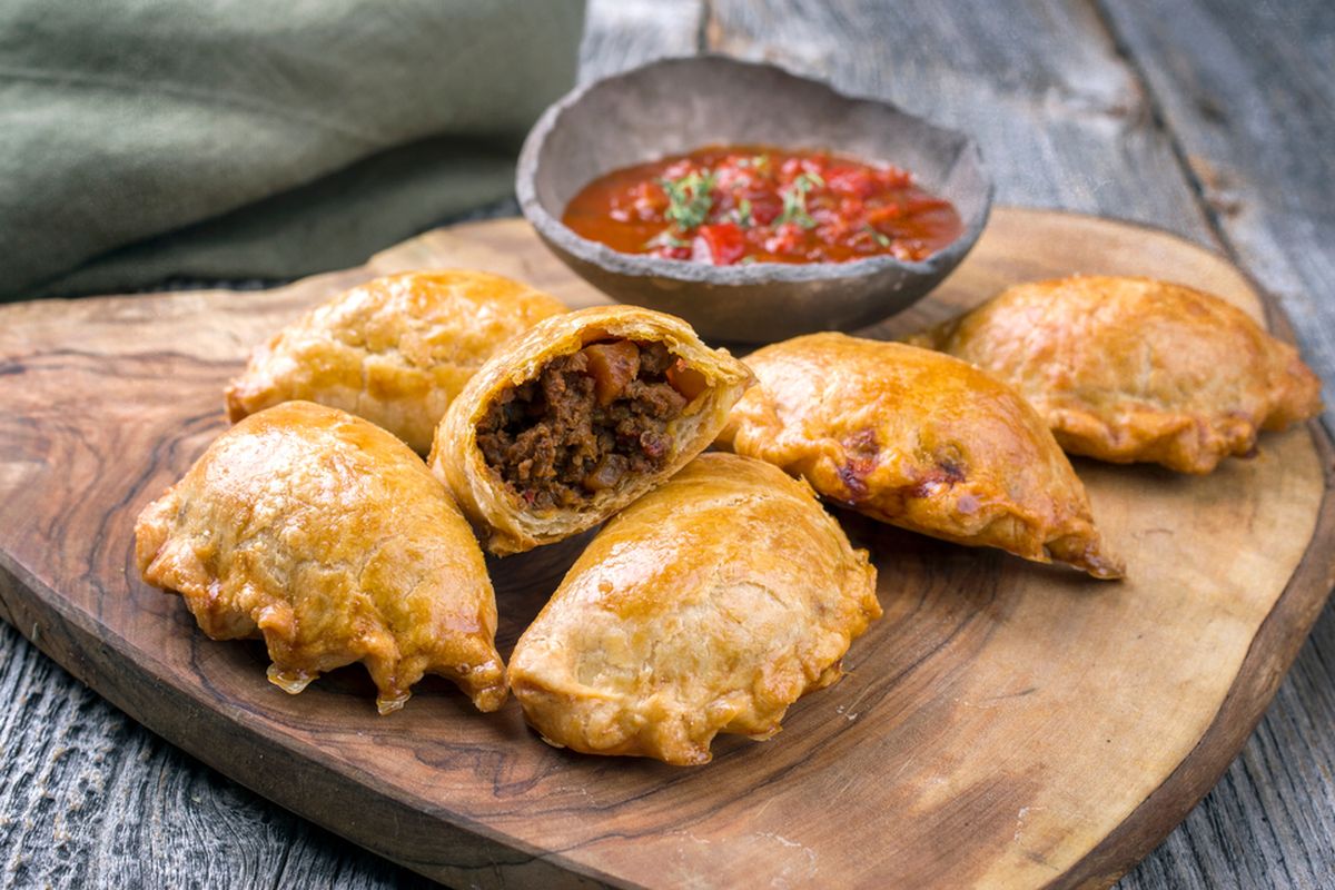 Empanada Daging: Lezat, Garing di Luar dan Juicy di Dalam
