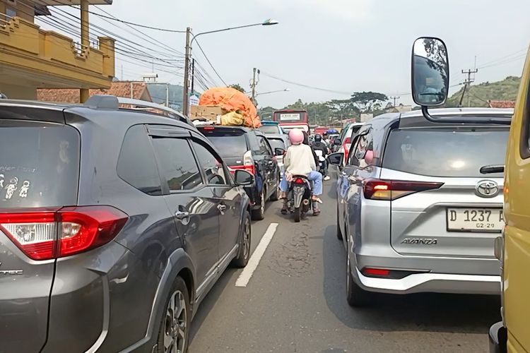 Volume Kendaraan di Jalur Nagreg Meningkat, Polisi Terapkan Tiga Kali One Way