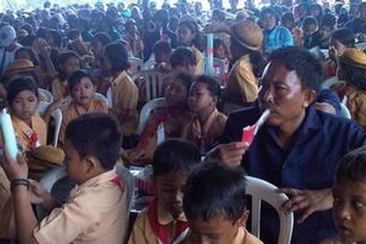 Sedikitnya 2.000 masyarakat Kabupaten Bojonegoro, Jawa Timur, Rabu (5/1), berkumpul di Desa Trembes, Kecamatan Malo