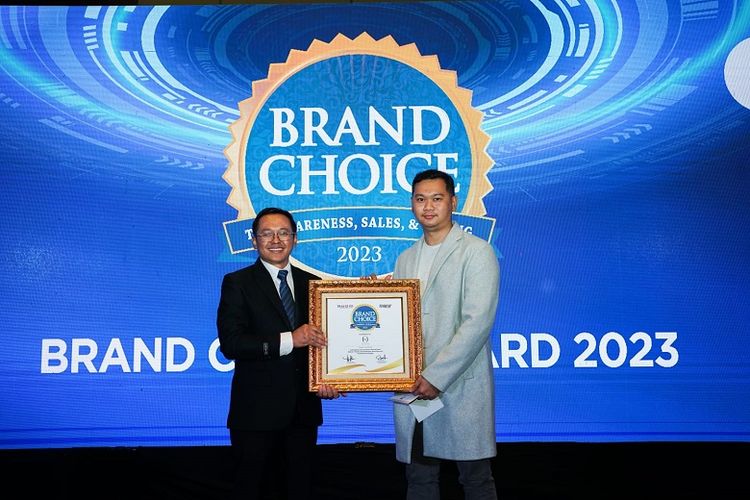 Produsen footwear lokal PT Winod Ritel Indonesia berhasil raih penghargaan bergengsi Brand Choice Award kategori Sandal Wanita dari Brand Choice Index 2023 dari INFOBRAND.ID, Jumat (26/5/2023). 